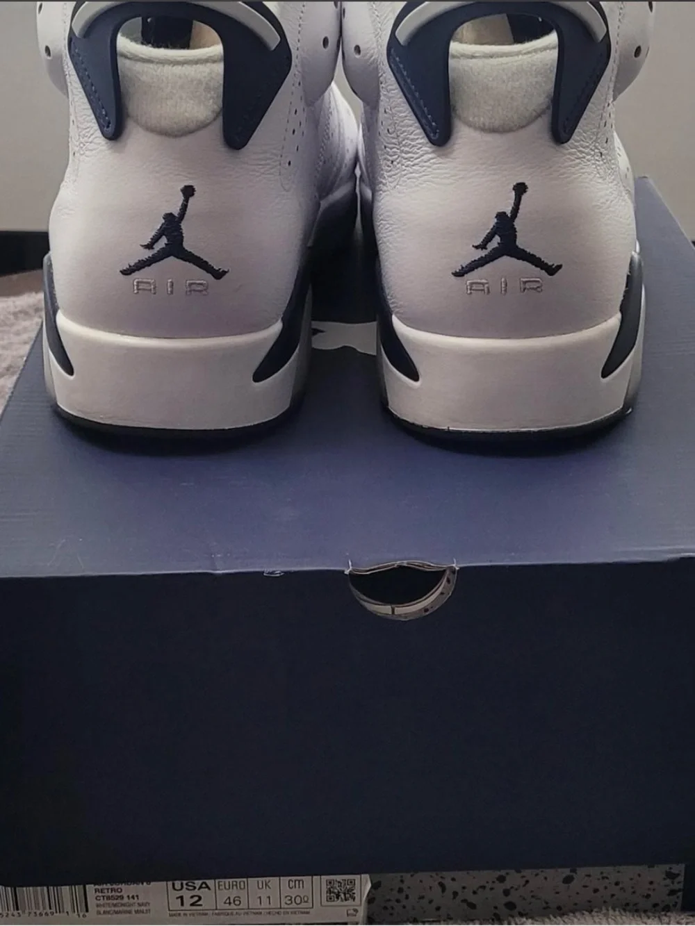 Jordan 6 midnight navy size 12 mens